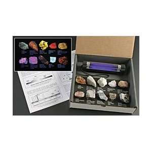   Fluorescent Mineral Collection with UV Lamp Industrial & Scientific