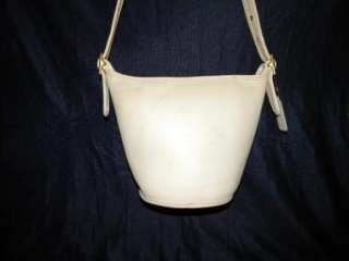 COACH 9019 White Maggie Bucket Handbag Bag Crossbody Feedbag  