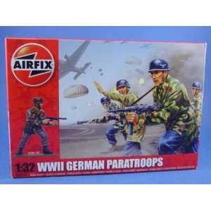   Toy Soldiers WWII German Paratroopers 14 Piece Set 2712 Toys & Games