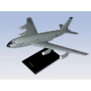  KC 135A Stratotanker 1/100 Toys & Games