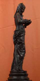 Elegant Signed Art Nouveau Liseuse Bronze Statue A.E. Carrier Belleuse 