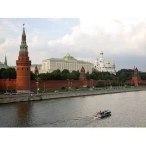  View over the Kremlin and the Moskva River, Moscow, Russia 