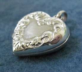 Sterling Antique Style Victorian Heart Locket Pendant Valentine  