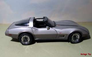 UT Models 1978 Corvette   25th Anniversary Edition   118 diecast 