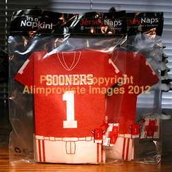 OU FOOTBALL NAPKINS NeW MinT BOOMER SOONER PARTY L@@K  