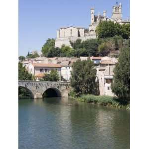  Pont Vieux, River Orb, Cathedrale St. Nazaire, Beziers, Herault 