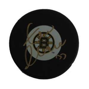  Zdeno Chara Signed Puck 