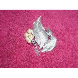   Coventry Silvertone Leaf with Simulated Pearls Pin 