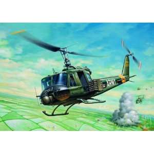  Italeri 172 UH 1B Huey Toys & Games