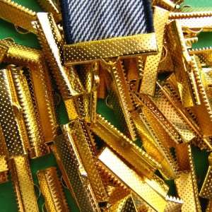   Gold Ribbon Clamps with Loop (Bulk/Wholesale) Arts, Crafts & Sewing