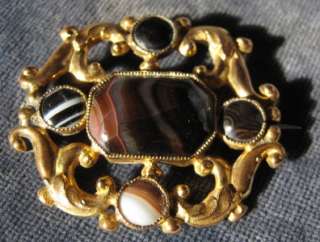 VICTORIAN SCOTTISH BANDED AGATE BROOCH GOLD COLOURED FRAME C 1860 