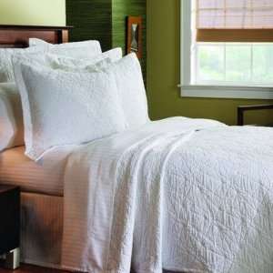   70325398 Matelassé Stone Washed Coverlet in Grafix