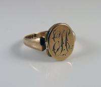 Antique 9ct Gold Locket Ring   Chester 1916  