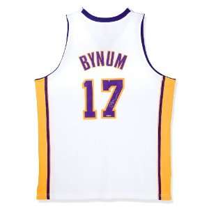 Andrew Bynum Autographed Jersey   Alternate White UDA)   Autographed 