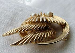 Vintage Signed BROOKS Gold tone Faux Pearl Flying Wing Brooch Pin 