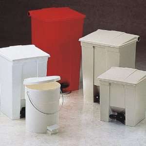 RUBBERMAID COMMERCIAL PRODUCTS Fire Safe Plastic Step On Receptacles 