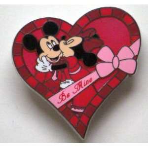 Disney Trading Pins   2012 Valentines Day   Mickey and Minnie Heart 