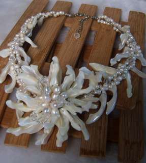 WIRED FLOWER NECKLACE WITH MOP & PEARL  