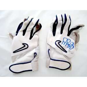  Albert Pujols Game Used Gloves   Autographed   Autographed MLB 