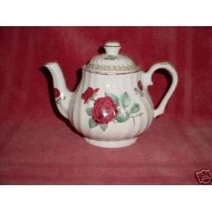  Englands Red Rose Teapot 