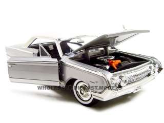   diecast model of 1964 Mercury Marauder die cast car by Road Signature