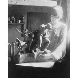  1920 photo Gertrude Vanderbilt Whitney, half length 