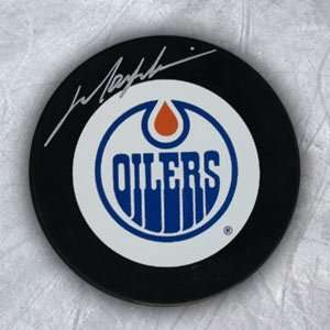 MARK MESSIER Edmonton Oilers SIGNED Hockey Puck
