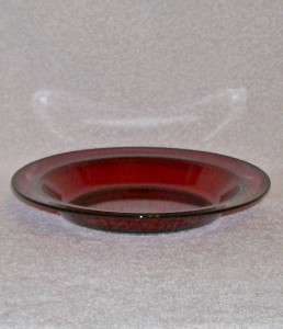 FRENCH ARCOROC CLASSIQUE RUBY RED FLAT RIMMED SOUP BOWL  
