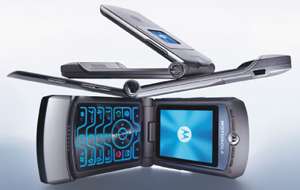  Motorola RAZR V3 Maxx Unlocked Phone with 2 MP Camera, 3G 