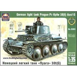   38(t) Ausf G WWII German Light Tank (Plastic Models) Toys & Games